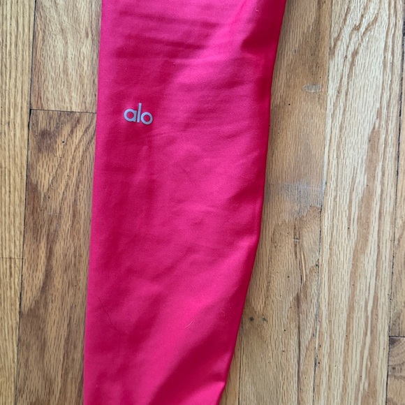 ALO Yoga S 7/8 High-Waist Airlift Legging Bold Red Leggings like new condition - Picture 6 of 10